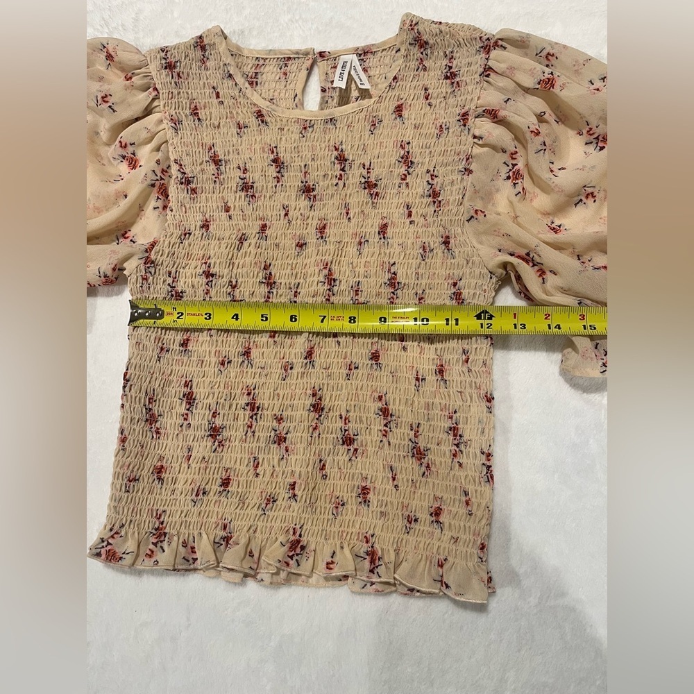 Live 4 Truth Floral Smocked Puff Sleeve Crop Blouse - Medium - Picture 6 of 9